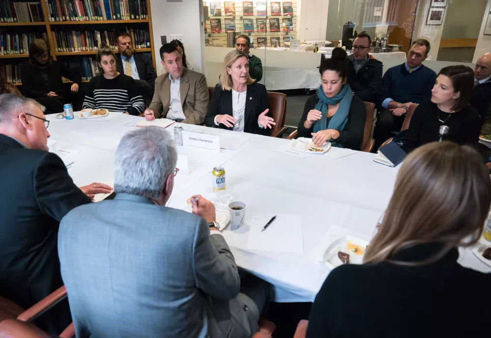 Andrea Thompson Photo 6