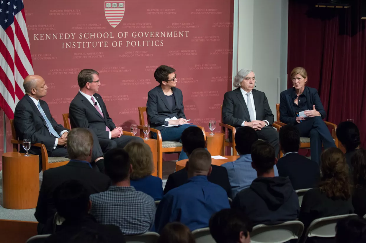 Cabinet Conversation : Samantha Power (right), Anna Lindh Professor of the Practice of Global Leadership and Public Policy at Harvard Kennedy School and former U.S. Ambassador to the United Nations, makes a point during a JFK Jr. Forum in October on “Perspectives on National Security.” Moderated by MSNBC host Rachel Maddow (center), participants included (from left) Belfer Center Senior Fellow and former Secretary of Homeland Security Jeh Johnson, Belfer Center Director and former Secretary of Defense Ash C