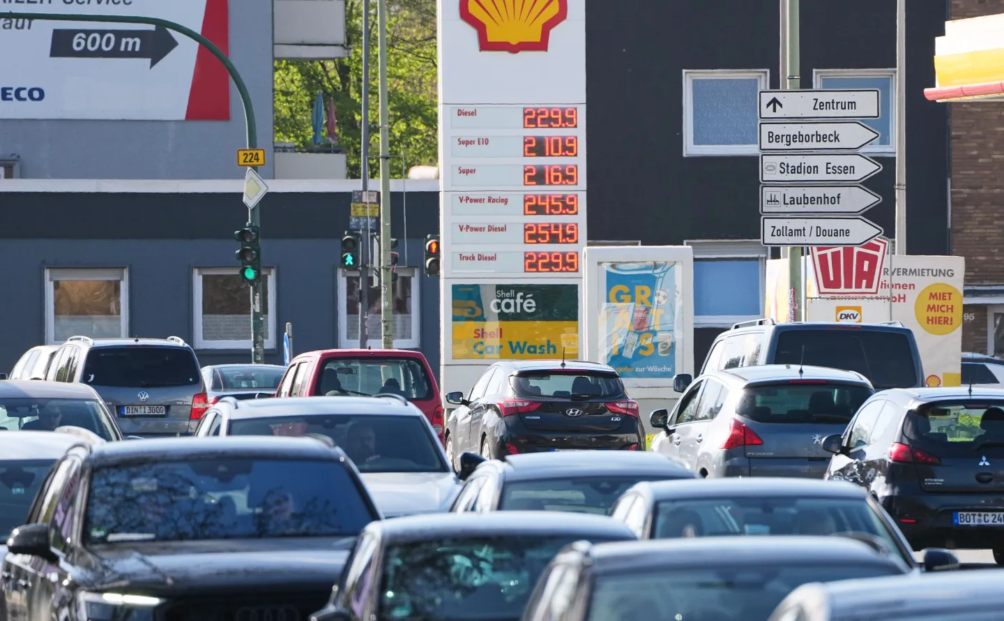 A fuel station in the City centre of Essen, Germany, shows high fuel prices due to the war in Iran, Wednesday, April 1, 2026. (AP Photo/Martin Meissner)