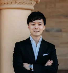 Ethan Lee Headshot