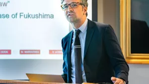 Julius Weitzdörfer speaks at a seminar on managing the impact of nuclear disasters.