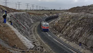 A train returns from transporting ballast used in the construction of the Nairobi- Mombasa railway