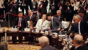 Xi Jingping and other world leaders attend an APEC-ASEAN dialogue.