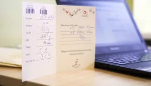 a card shows all the details to register the birth of new baby Oskar Lunde.