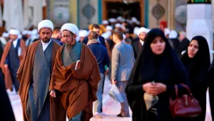 Seminary students and worshippers in Najaf