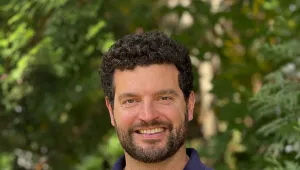 Thomas Zeitzoff Headshot