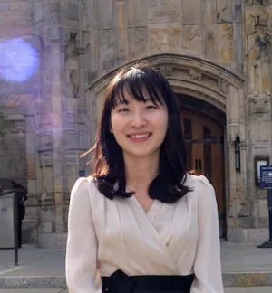 Picture of Jiyoung Ko outside