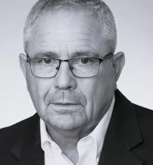 Headshot of Ariel Levite