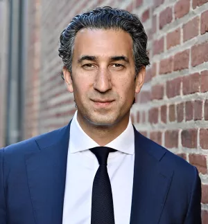 Headshot of Karim-Sadjadpour