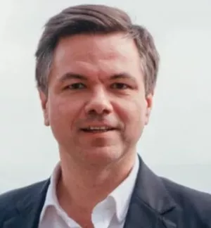 Headshot of Gonçalo Saraiva Matias