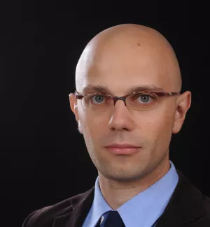 Adamsky headshot_repositioned