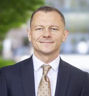 Pavel Slunkin Headshot