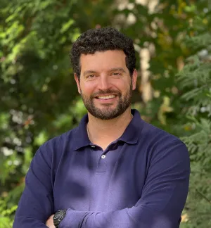 Thomas Zeitzoff Headshot
