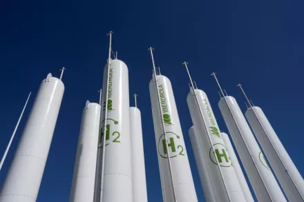Hydrogen storage tanks