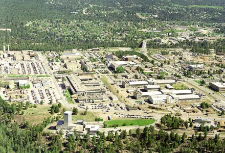 Aerial view of Los Alamos National Laboratory, "1995 aerial TA-3 south to north".