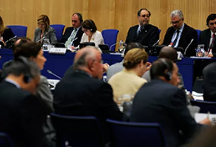 Organizing Arms Control Discussions in the Middle East: Obstacles and Lessons from Past Experience