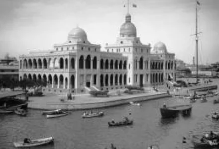 View of an office building on the Suez Canal in Port Said, Egypt, between 1911 and 1913.