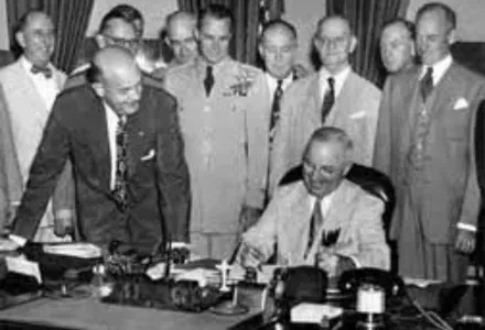 President Truman signs the National Security Act (1947)
