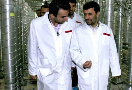 President Ahmadinejad visits Natanz Nuclear Facility