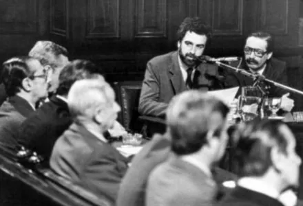 Prosecutor Luis M. Ocampo (bearded), during the trial of the Juntas (Argentina's military government), 1985.
