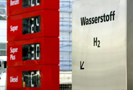 A sign indicates a hydrogen fuel option at a newly opened refueling station in Munich, Monday, March 26, 2007.