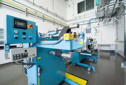 research web line in a hydrogen materials lab