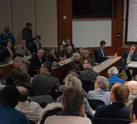 Photograph of Graham Allison giving a seminar in a lecture hall