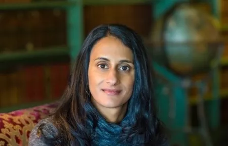 Bina Venkataraman headshot
