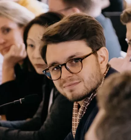 Headshot of Sebastian Brixey-Williams