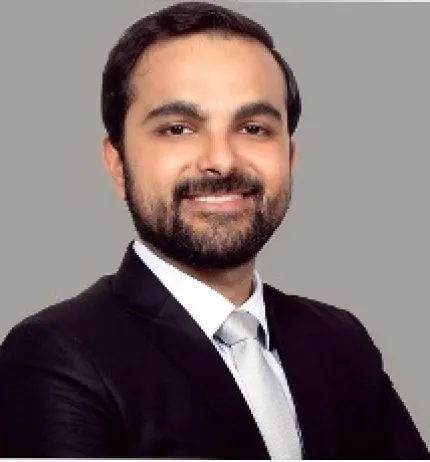 Aditya Bhayana Headshot